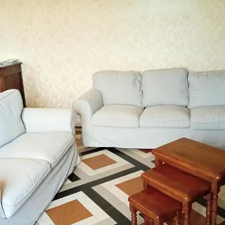 Hébergement de vacances Maison Spacieuse Entre Monts Du Cantal Et Aubrac - 10 Pers, 2000m² De Terrain, Animaux Acceptes - Fr-1-742-139 *
