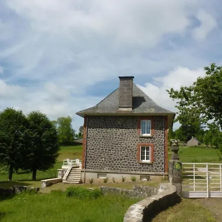 펜션 Maison Spacieuse Entre Monts Du Cantal Et Aubrac - 10 Pers, 2000m² De Terrain, Animaux Acceptes - Fr-1-742-139
