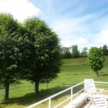 Maison Spacieuse Entre Monts Du Cantal Et Aubrac - 10 Pers, 2000m² De Terrain, Animaux Acceptes - Fr-1-742-139 Pierrefort